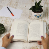 کتاب آبنبات هل دار/ قطع رقعی و جلد شومیز کاغذ بالک / قصه طنز و نمکین از زبان کودک بجنوردی
